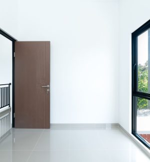 kamar-CPmWsCF0